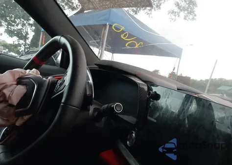 2021 Chevrolet Corvette Stingray 3Lt z USA, uszkodzony, nr VIN 1G1YC2D4XM5110199